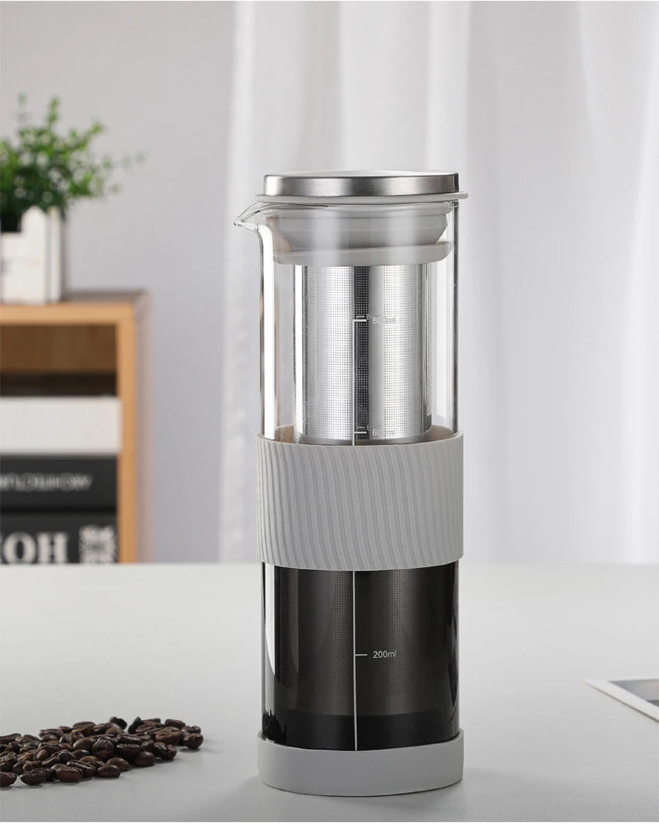 High-quality cold brew coffee maker for fresh, smooth iced coffee or tea.