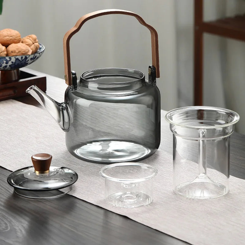 Beautiful teapot designed for the perfect infusion of your favorite teas.